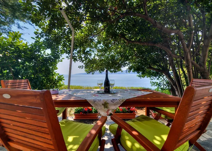 Apartments By The Beach Adela Senj