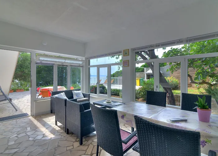 Apartments By The Beach Adela Senj