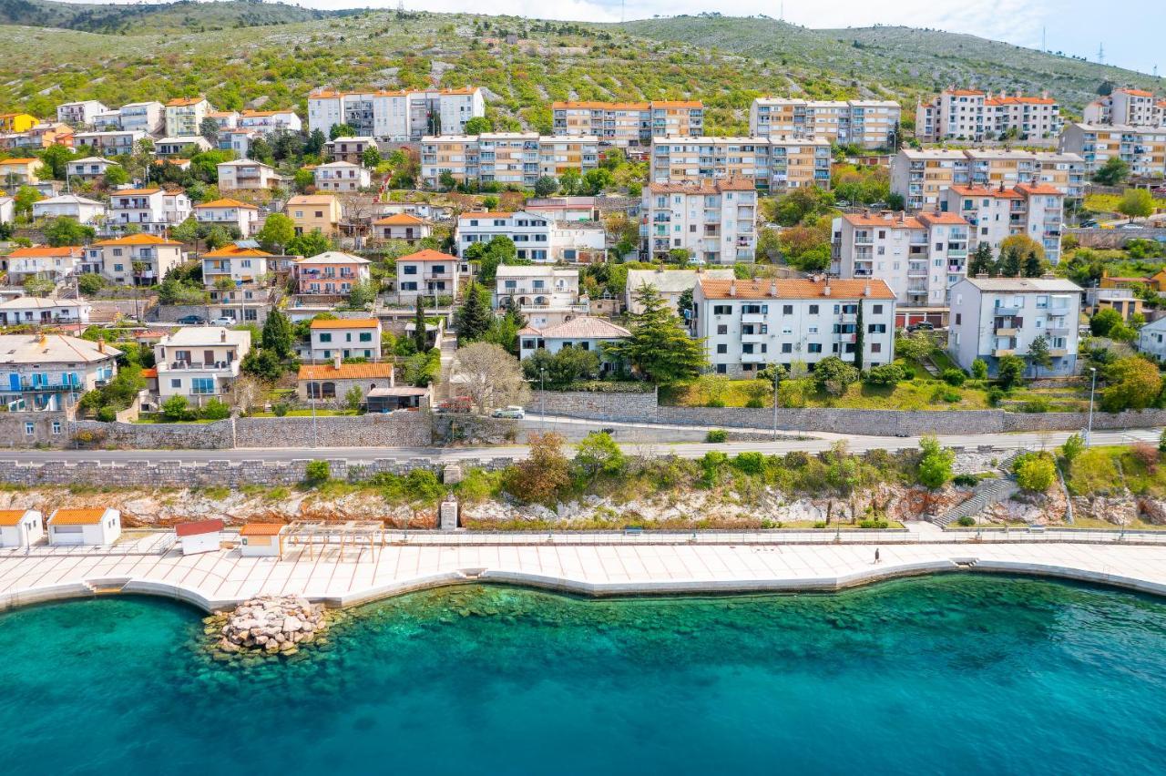 By The Adela Senj