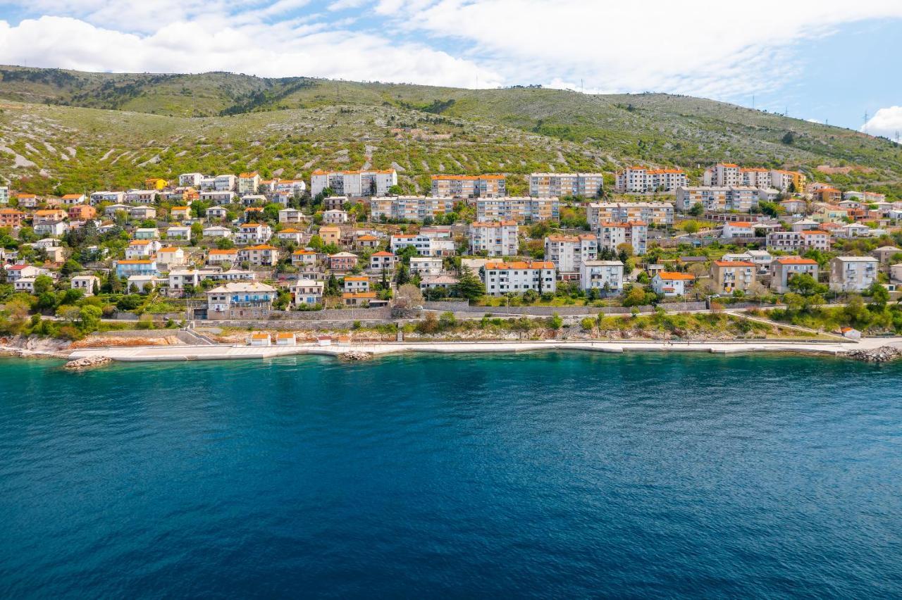 By The Adela Senj Appartement