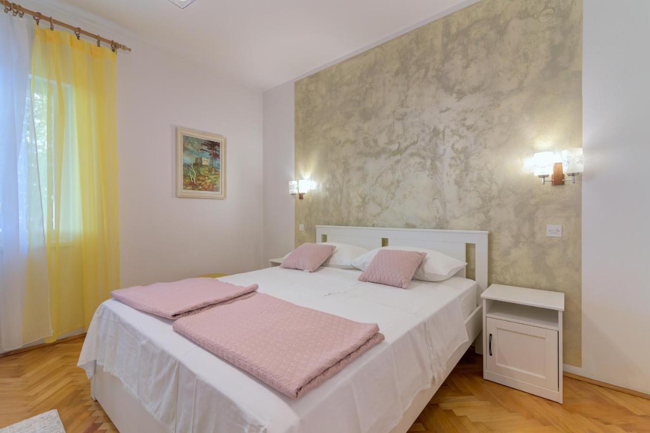 By The Adela Senj Appartement *
