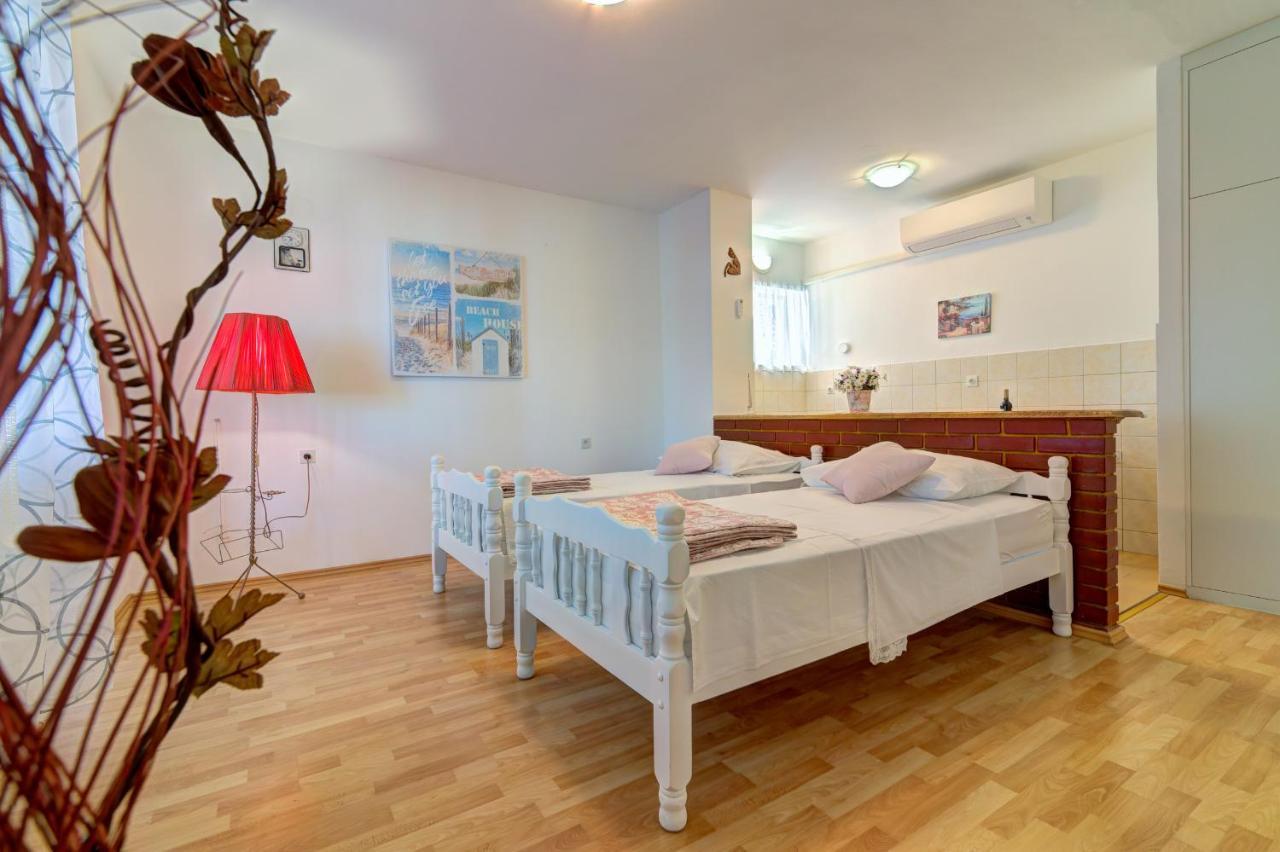 Appartement By The Adela Senj *