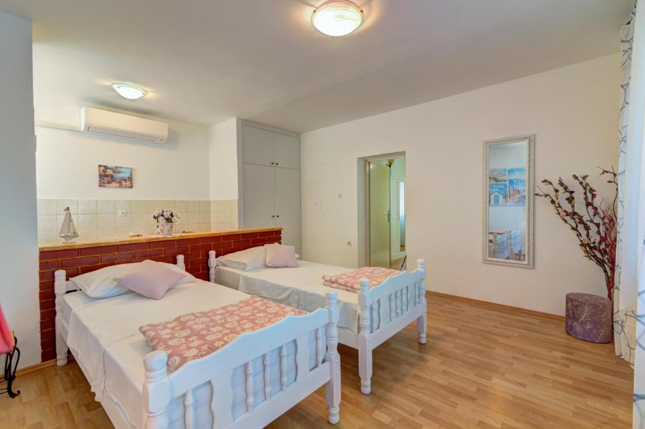 By The Adela Senj Appartement *