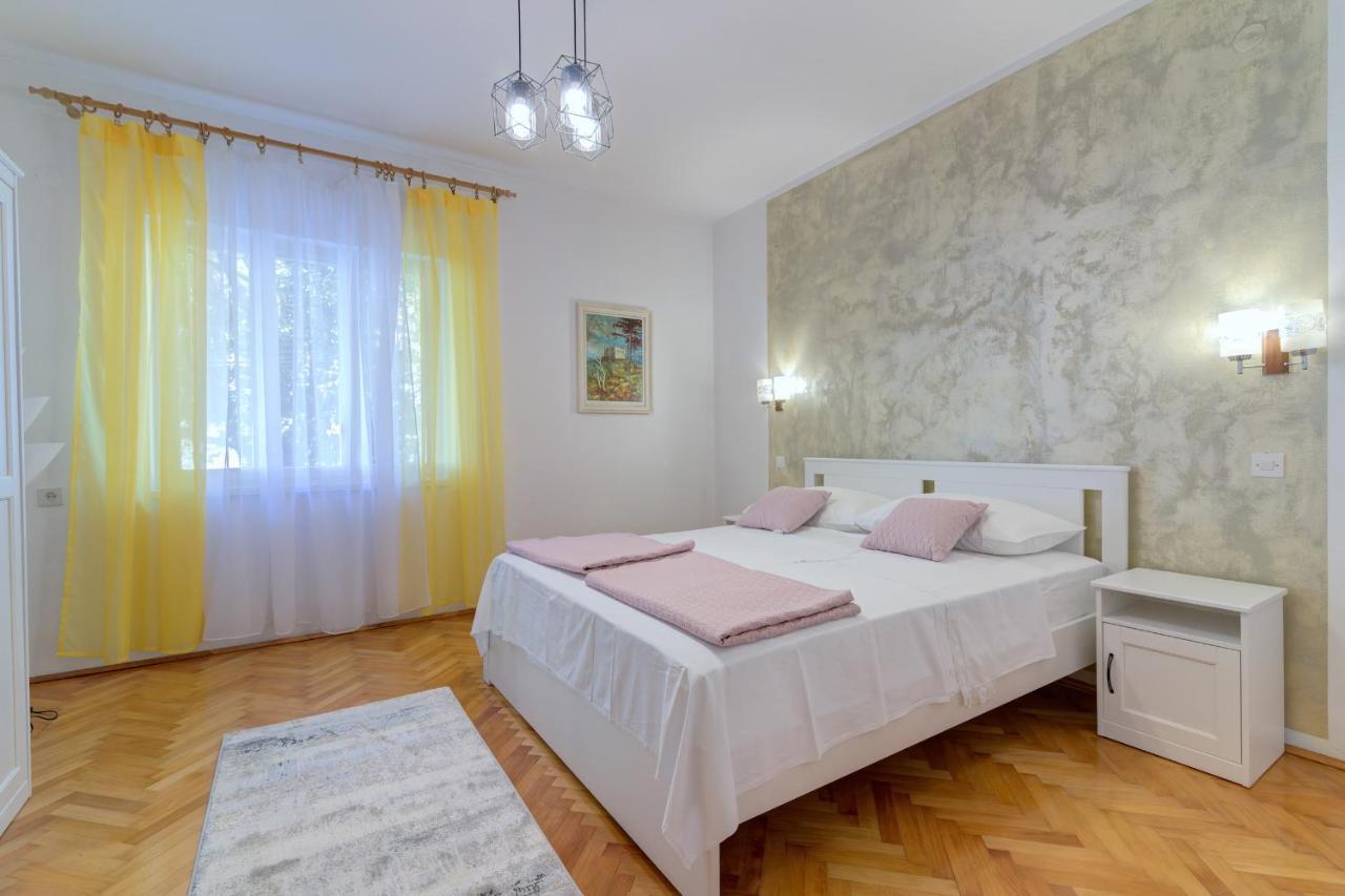 Appartement By The Adela Senj *