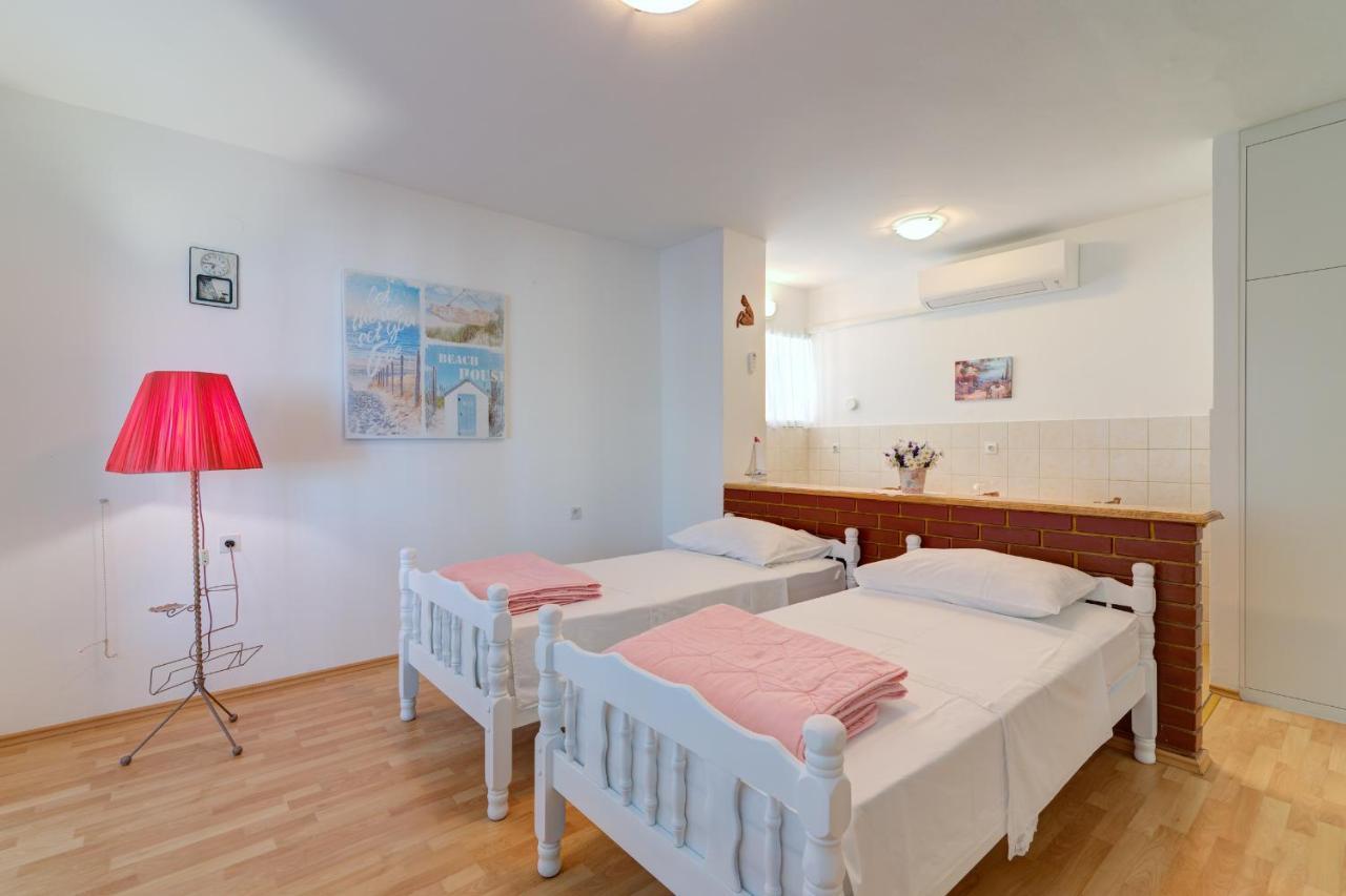 By The Adela Senj Appartement *