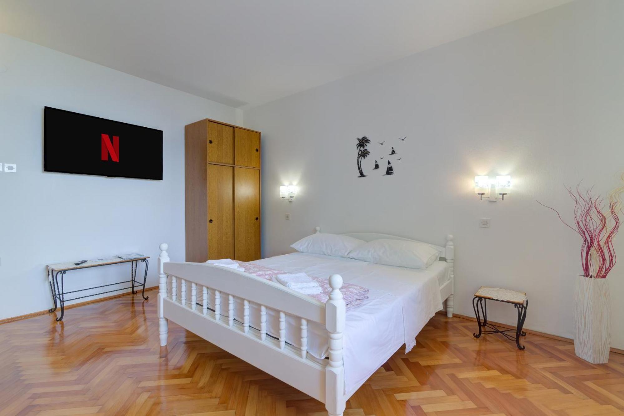 Appartement By The Adela Senj *
